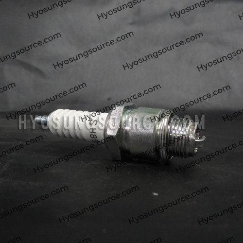 NGK B8HS Spark Plug Daelim SH100 & Hyosung SF50 - Click Image to Close